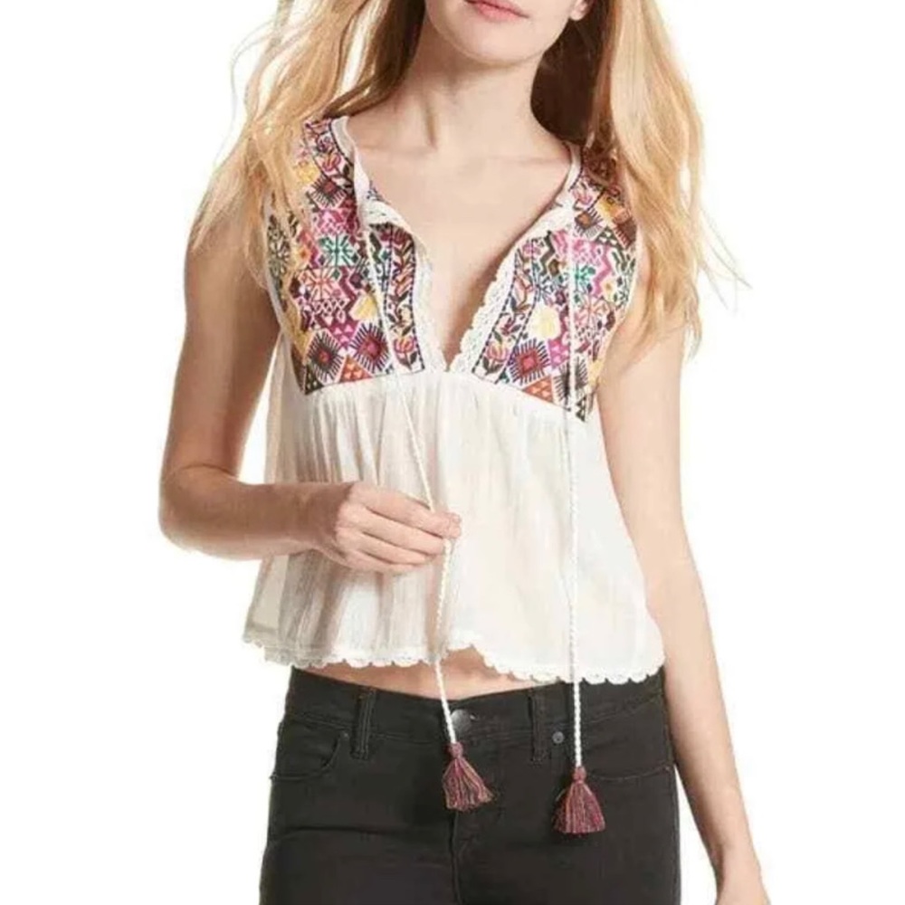 NWOT Free People Lohri top boho white with tassle - Picture 2 of 4